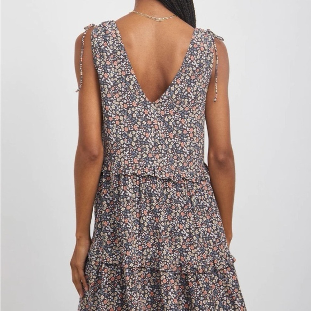 Rails Janelle Floral VNeck Tiered Mini Dress Womens Medium GrayMulti Relaxed Fit - Picture 6 of 14